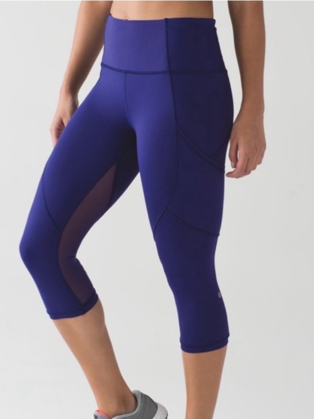 Lululemon Women’s Outrun Crop Leggings Size 8 Blue 17” Inseam Run Workout EUC